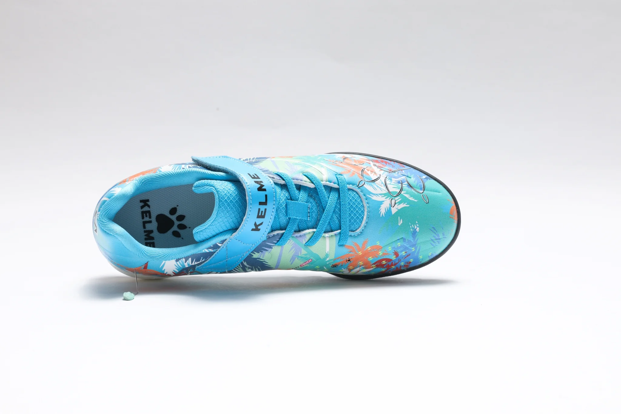 MAESTRO 2.0.4  Kelme TF Soccer Cleats - Image 3