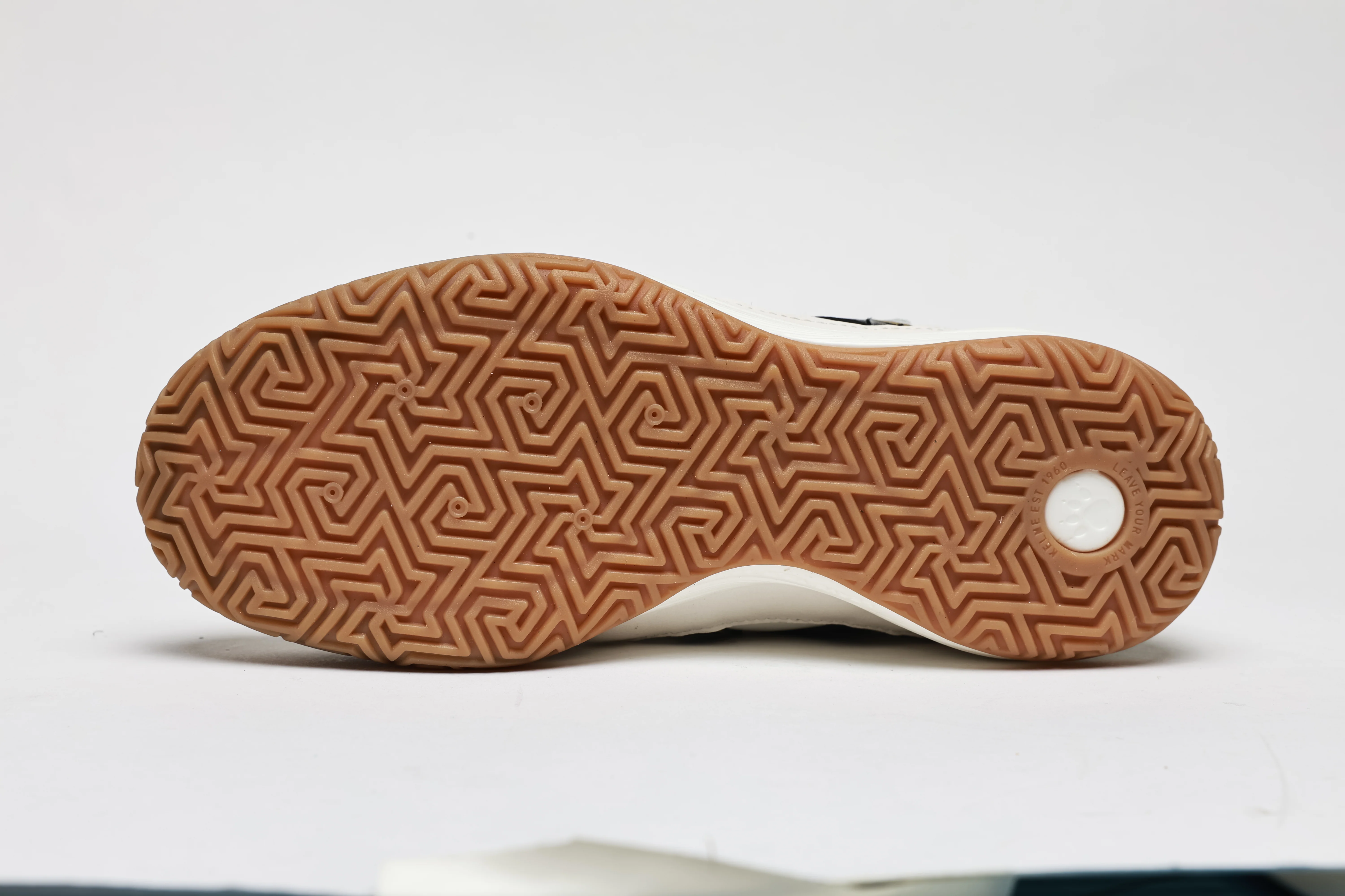 Kelme Men Futsal Shoes (IN) | Indoor Soccer Shoes - Image 8