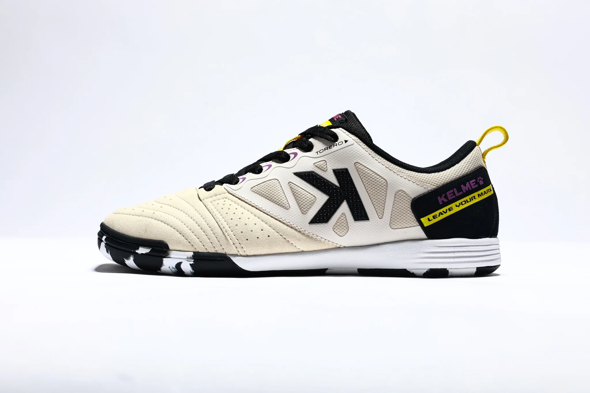 Kelme Men Futsal Shoes (IN) - Image 4